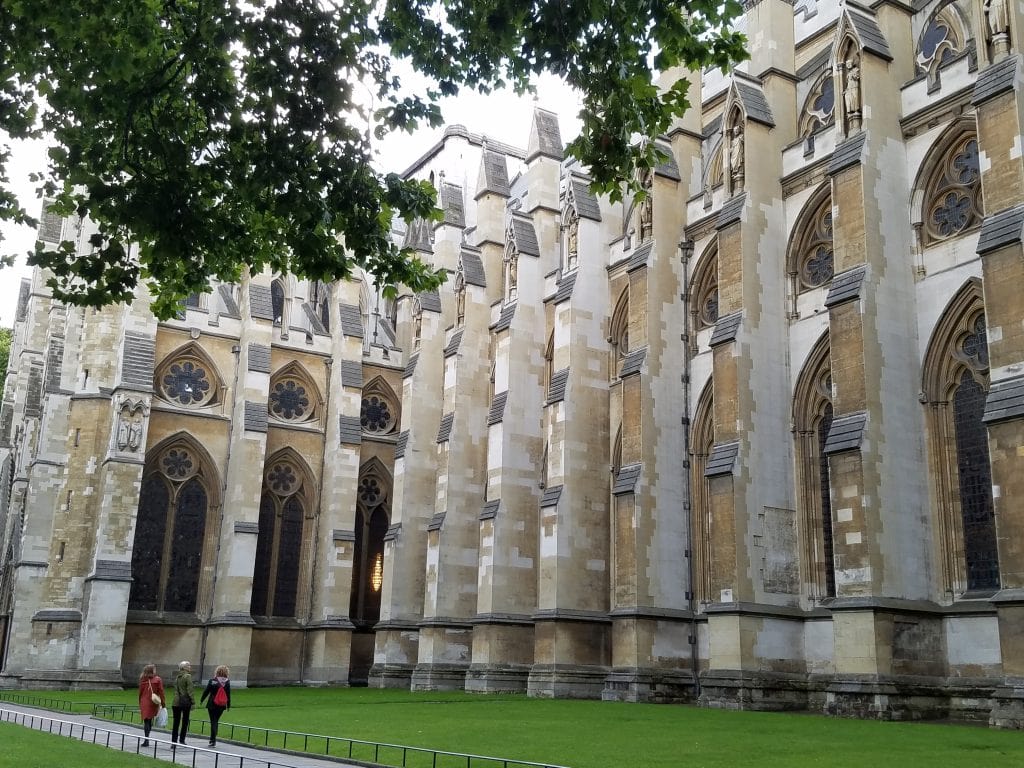 white and yellow stone on westminster abbey architecture