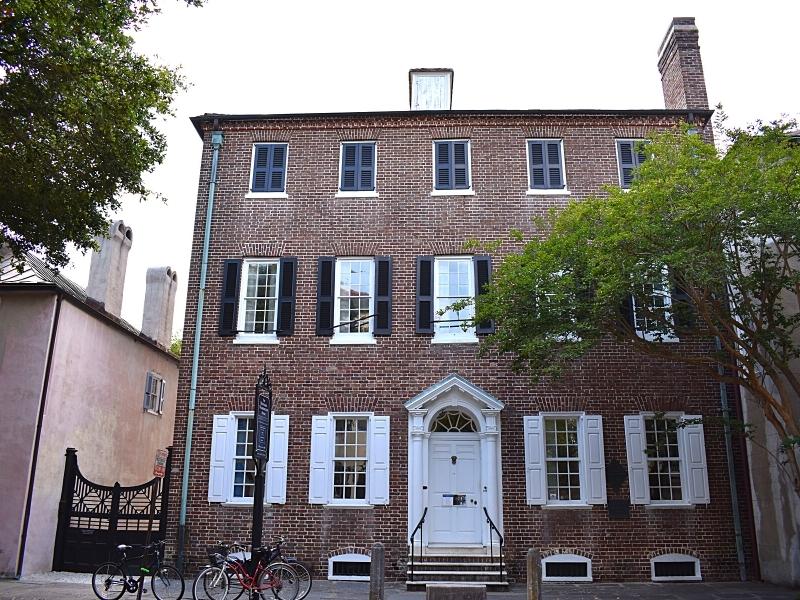 The Heyward-Washington House is a historic preserved multi-story brick building in Charleston, SC