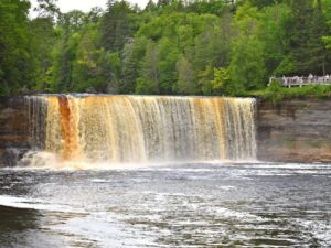 Read more about the article 7 Best Things to Do at Tahquamenon Falls State Park