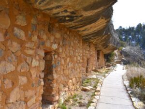 Read more about the article Is Walnut Canyon Worth Visiting? Yes! Here’s Why.