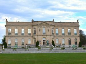 Read more about the article Is a Newport Mansions Preservation Society Membership Worth It?